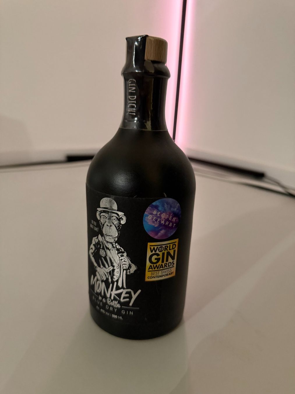 Bevande alcoliche: Monkey in a Bottle ∙ Blue Dry Gin – Nuovo e nell'imballaggio originale da Zürich venduto da novel 1