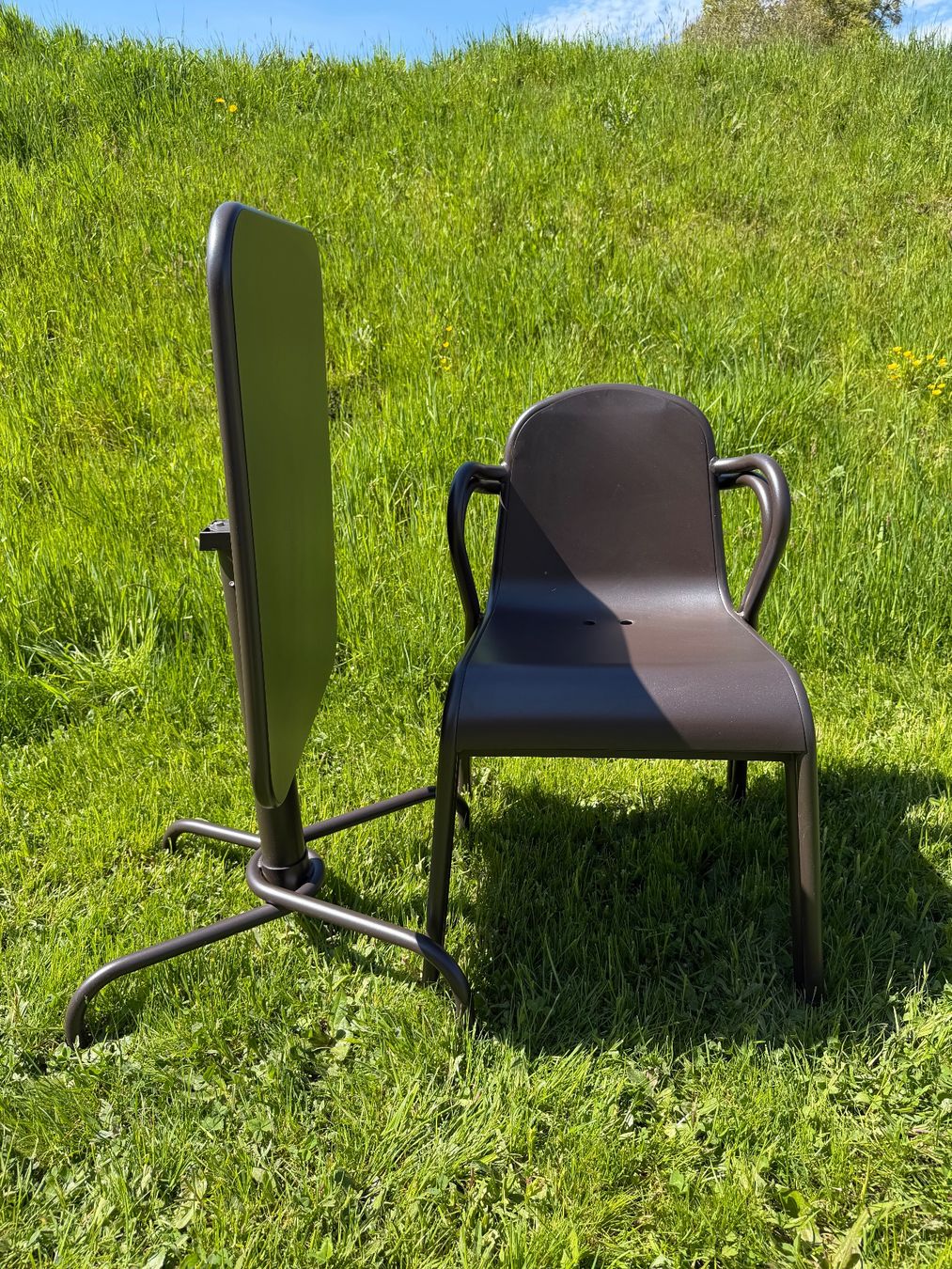 Ikea Set di tavolo e panche: Gartenmöbel-Set, Tisch und zwei Stühle – Usato da Frauenkappelen venduto da Meler7 2