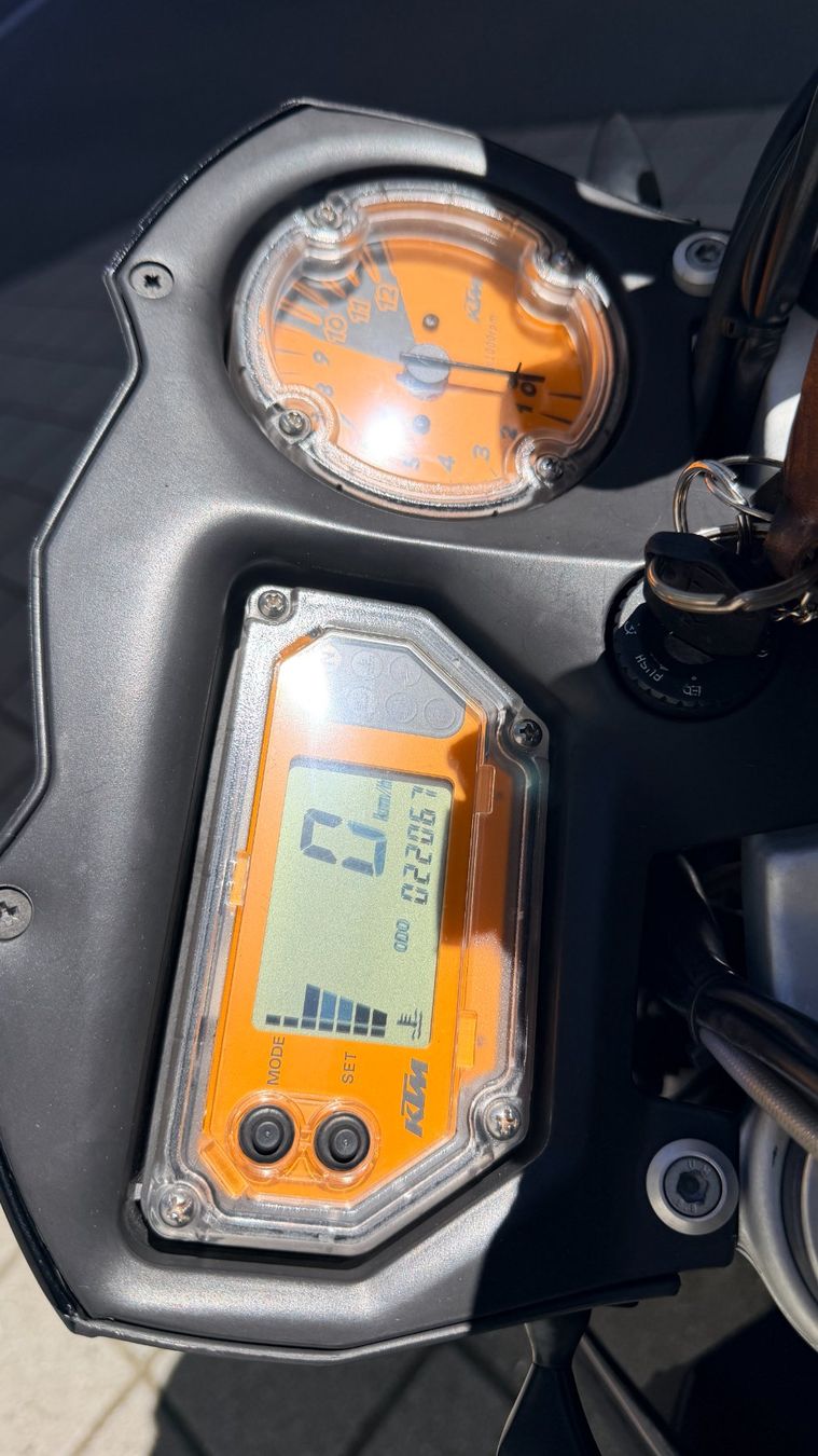 KTM Strada: KTM 990 Superduke – Usato da Muotathal venduto da H136 9