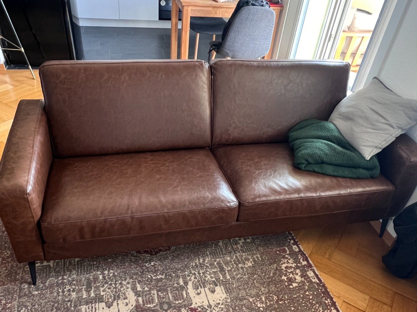 Sofas: Sofa braun Kunstleder 2-Sitzer – Gebraucht aus Bern von sim_gch5
