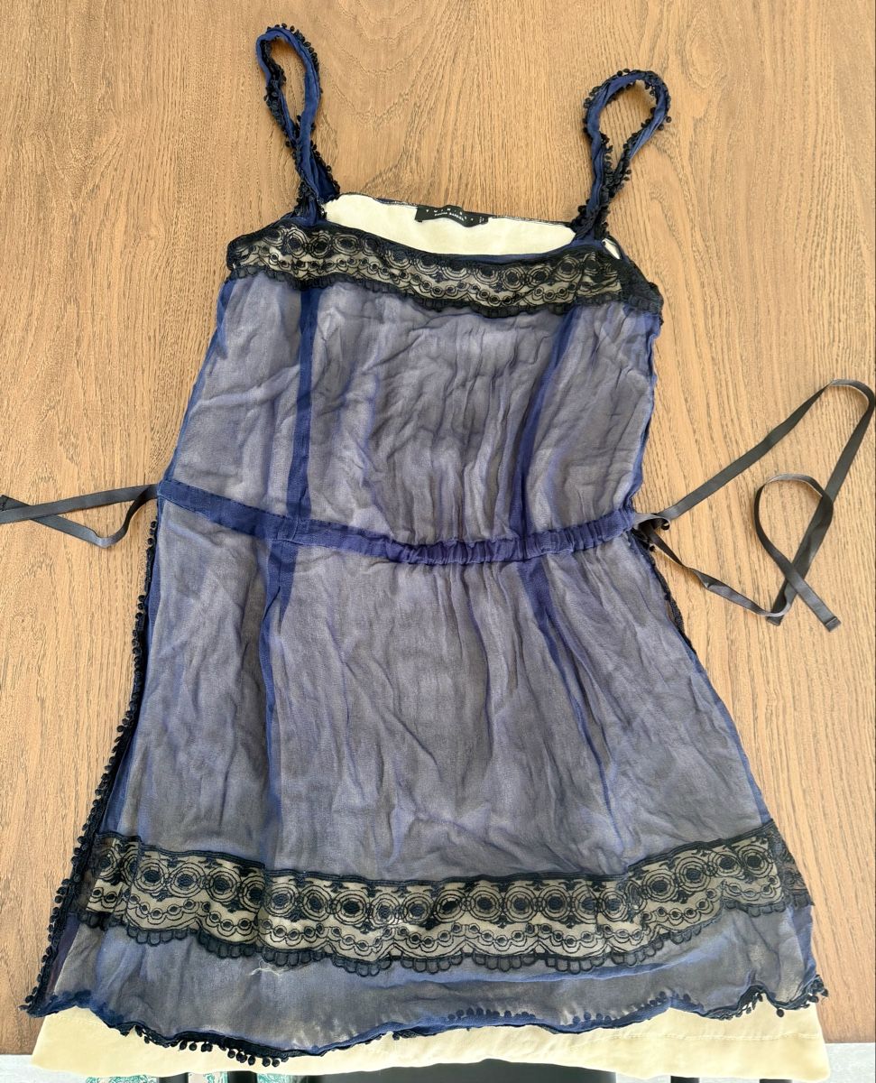 Twinset Top: Twinset Top – Nuovo (secondo la descrizione) da Davesco-Soragno venduto da tin_6xjv