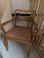 Antiker Stuhl mit Polster / Sessel