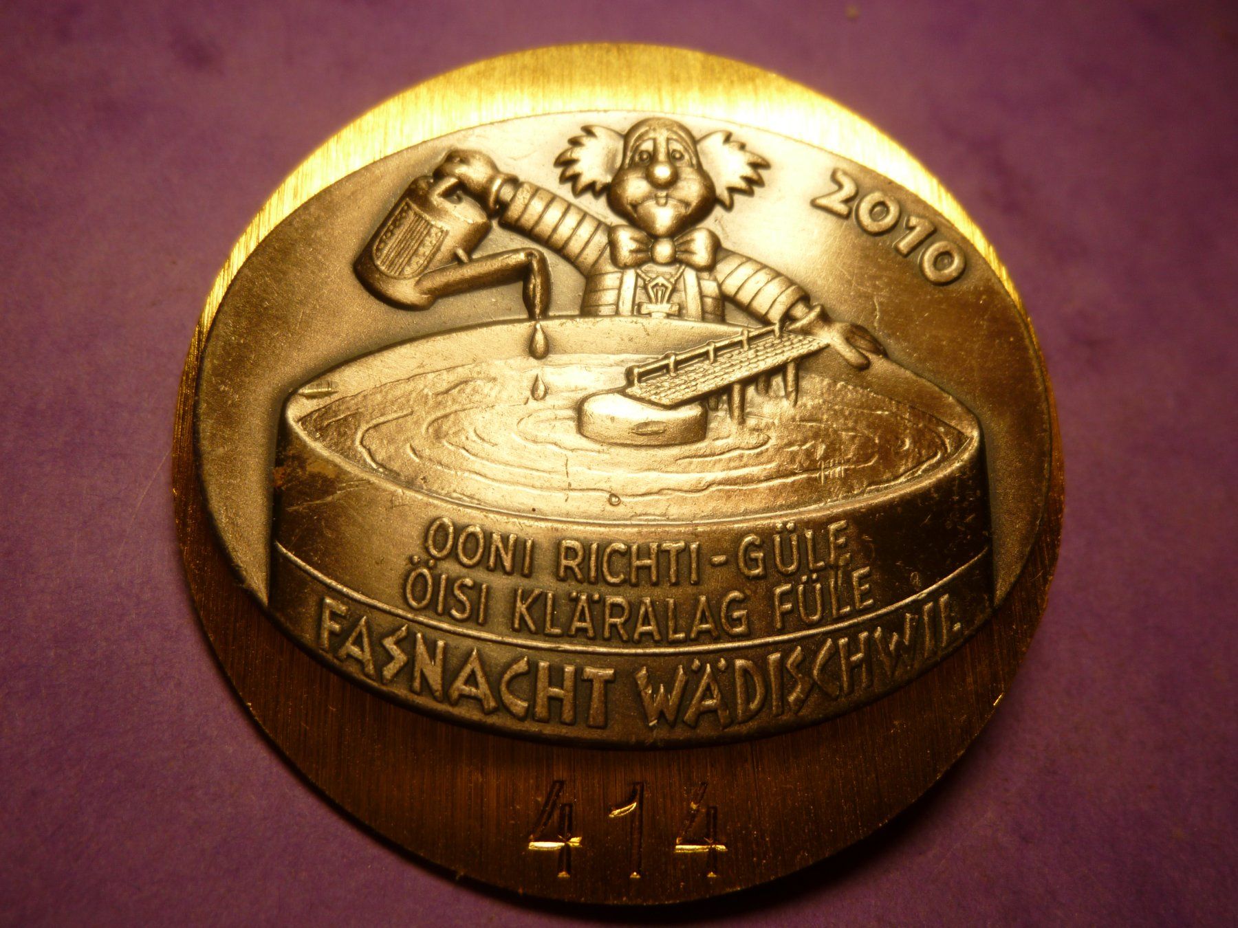 Placchette & Badge: WÄDISCHWIL 2010 GOLD – Usato da Ried (Muotathal) venduto da Mandarin02