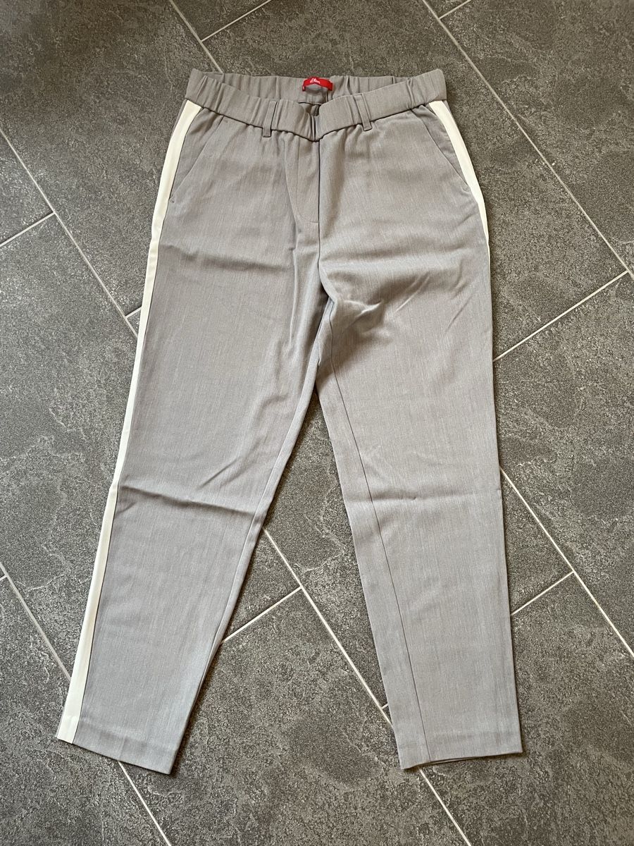 Pantaloni: Graue Stoffhose mit Seitenstreifen – Nuovo (secondo la descrizione) da Böttstein venduto da nco_gbz9