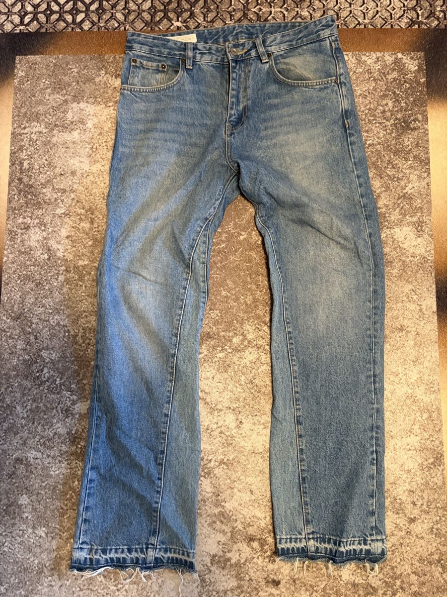 Zara Jeans: Zarra flared jeans – Neu (gemäss Beschreibung) aus Dietlikon von nab_tj9m