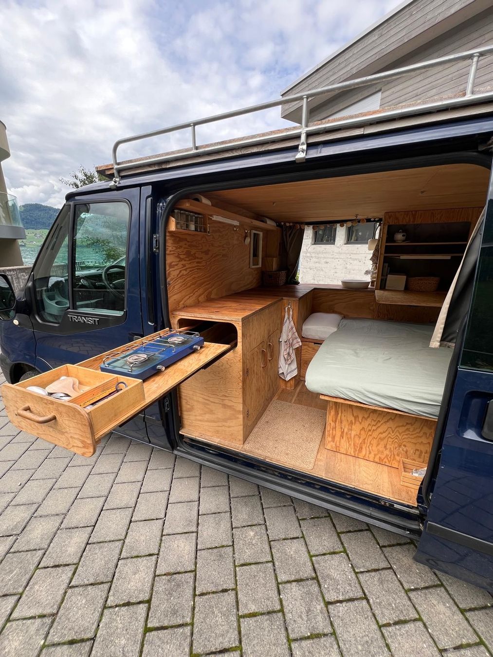 Ford Veicoli da campeggio: Ford Transit Camper, Ausbau mit Holz – Usato da Burgdorf venduto da tsc_mj78 2