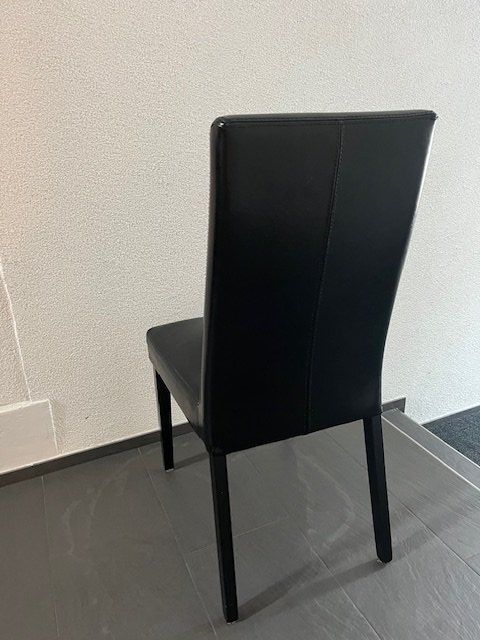 Set de table et chaises: Esstisch mit 6 Stühlen – D'occasion à Zürich par Gottseidank 4