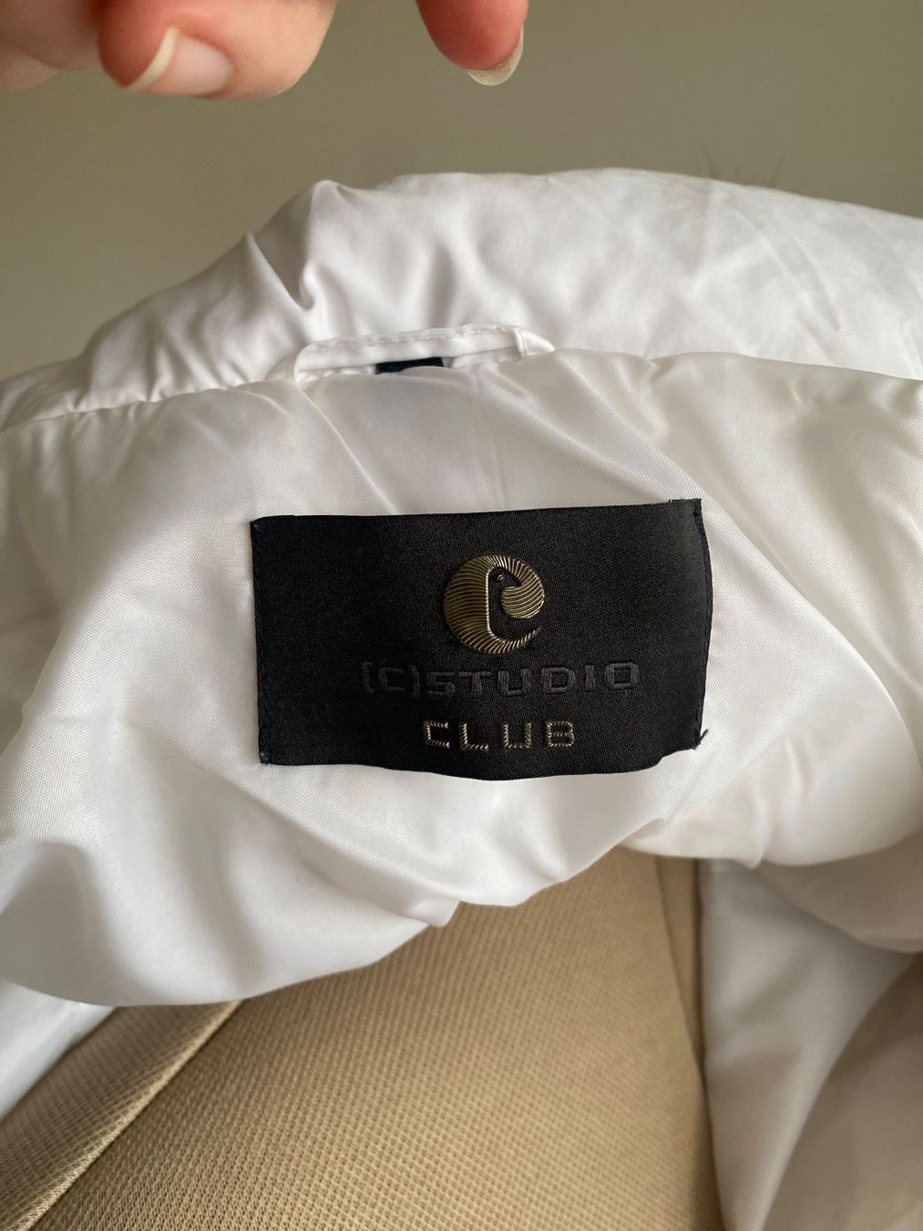 Cappotti: Doudoune Cinelli Studio taille 34/36 – Usato da Basel venduto da Maria-Alexa 7
