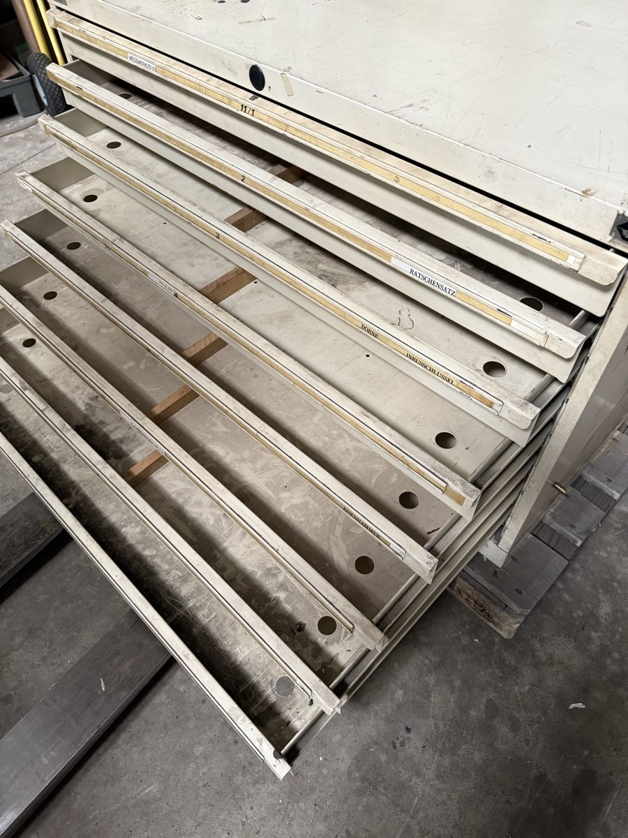 Alle Werkzeuge: Werksttschrank – Gebraucht aus Horriwil von Carrera68 4