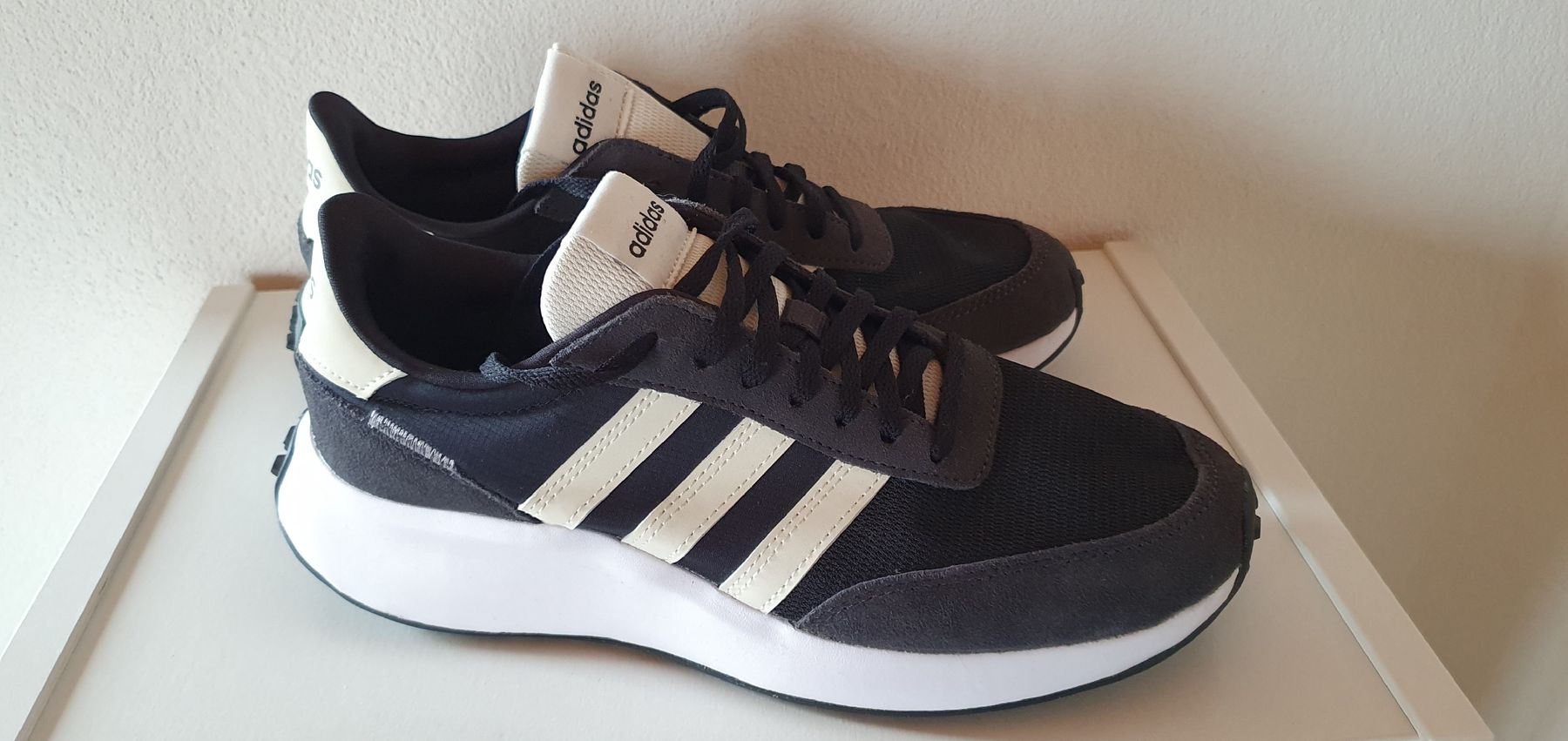 Adidas Scarpe da uomo: Adidas Grösse 39 1/3 – Nuovo (secondo la descrizione) da Weite venduto da rapunzel23