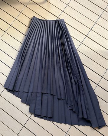 Plissierter Rock COS schwarz asymmetrisch Grösse 34