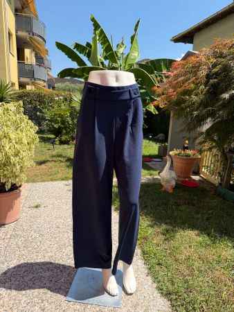 2 Damen Hose dunkelblau Grösse M (1 ist neu)