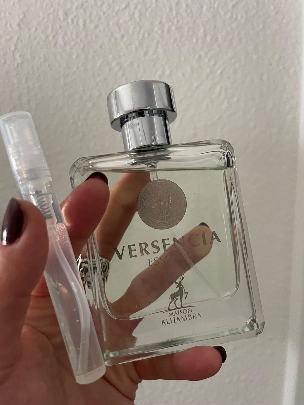 Lattafa Profumi & Eau de Toilette: MAISON ALHAMBRA VERSENCE 5ML EDP. (Versense Versace) – Usato da Zürich venduto da deruja