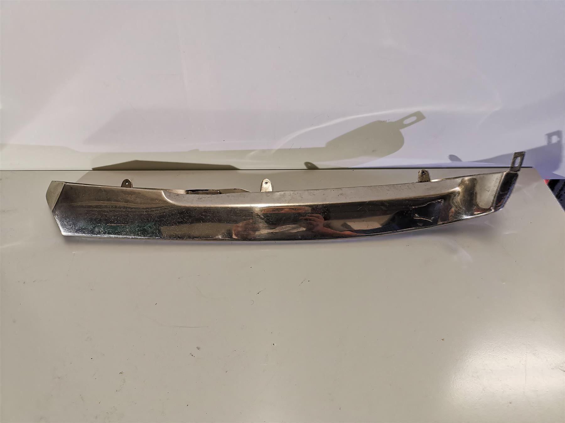 Alfa Romeo Tutti pezzi di ricambio auto: Alfa Montreal Stossstange vorne links – Usato da Thalwil venduto da Joker690 3