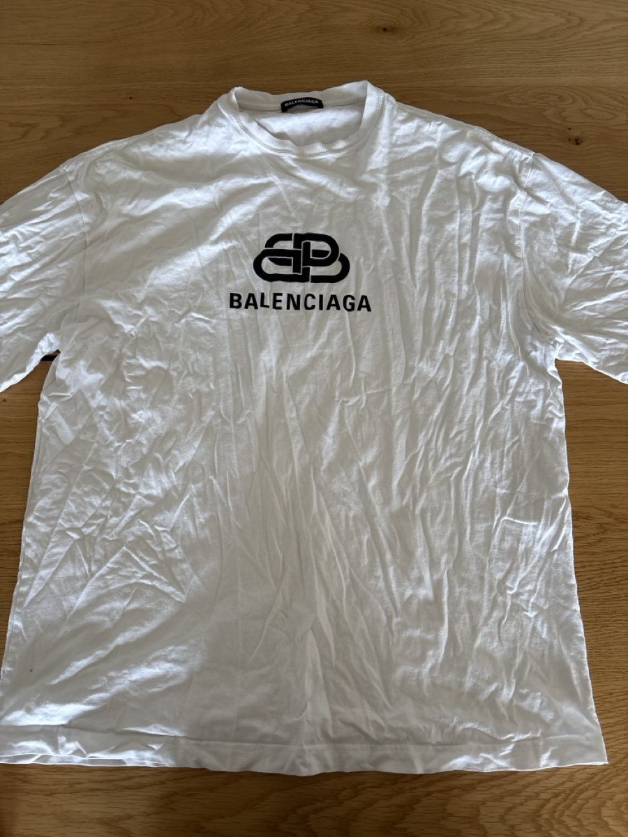 Balenciaga T-shirt: Original Balenciaga Shirt Grösse S – Usato da Richterswil venduto da Nancy69