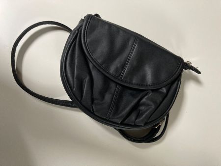 schwarze kleine Umhängetasche