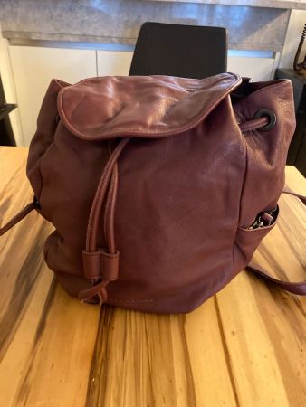 liebeskind ruckack leder weinrot (bordeaux