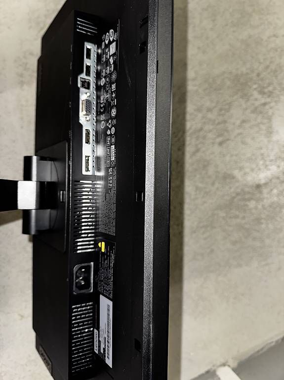 Lenovo Monitor: Lenovo ThinkVision Monitore – Nuovo (secondo la descrizione) da Berikon venduto da lor_8ntr 3
