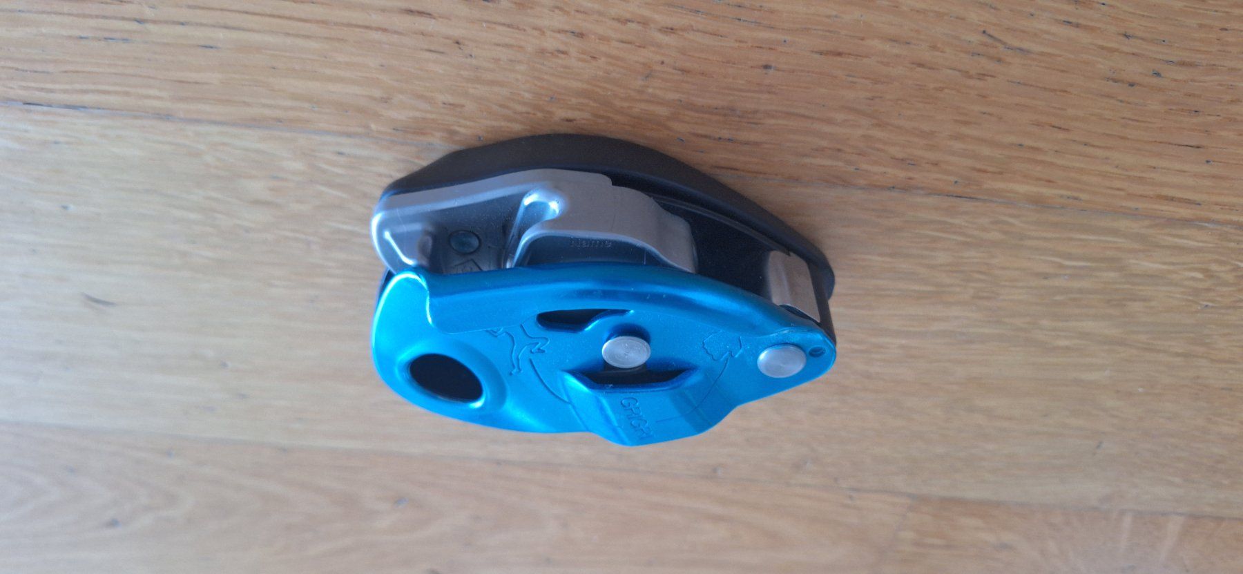 Attrezzatura da arrampicata: PETZL Grigri Sicherungsgerät – Usato da Hildisrieden venduto da Pilatusguck 2