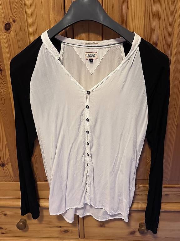Blusen: Bluse Tomy Hilfiger – Gebraucht aus Laax GR von sue987