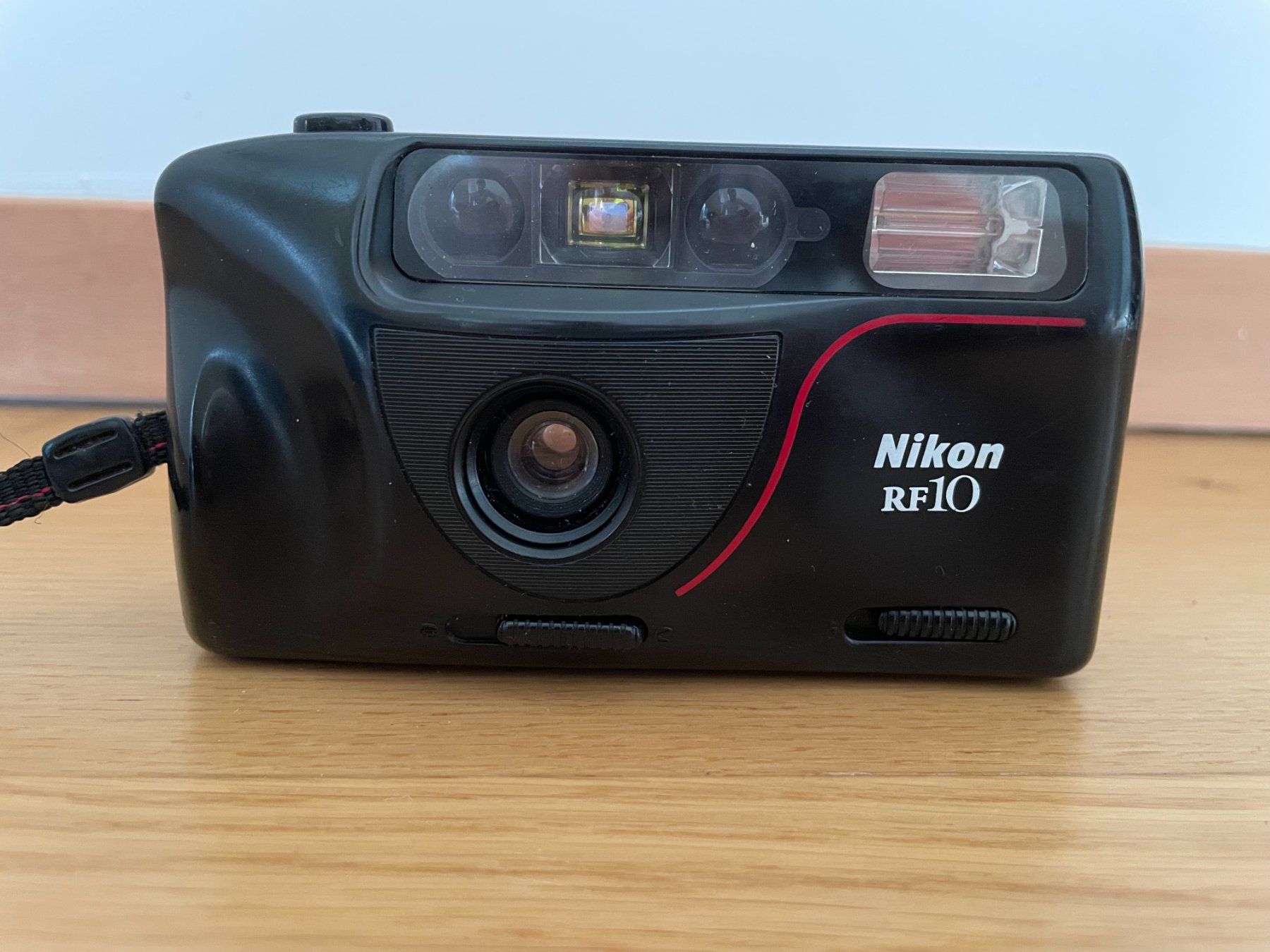 Nikon Kamera: Nikon RF10 – Defekt aus Petit Lancy von gil_hr6v