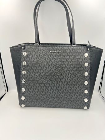Michael Kors Tasche black mit silber Knöpfe