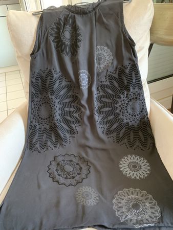 Desigual robe 👗 noire taille 40