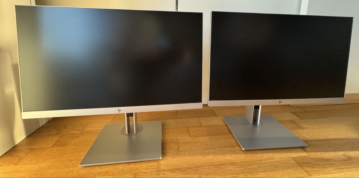 Hewlett Packard Monitor: 2 Bildschirme / Monitore 55,5 cm – Usato da Emmenbrücke venduto da Herzog07 1