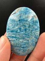 Blauer Apatit Handschmeichler Heilstein
