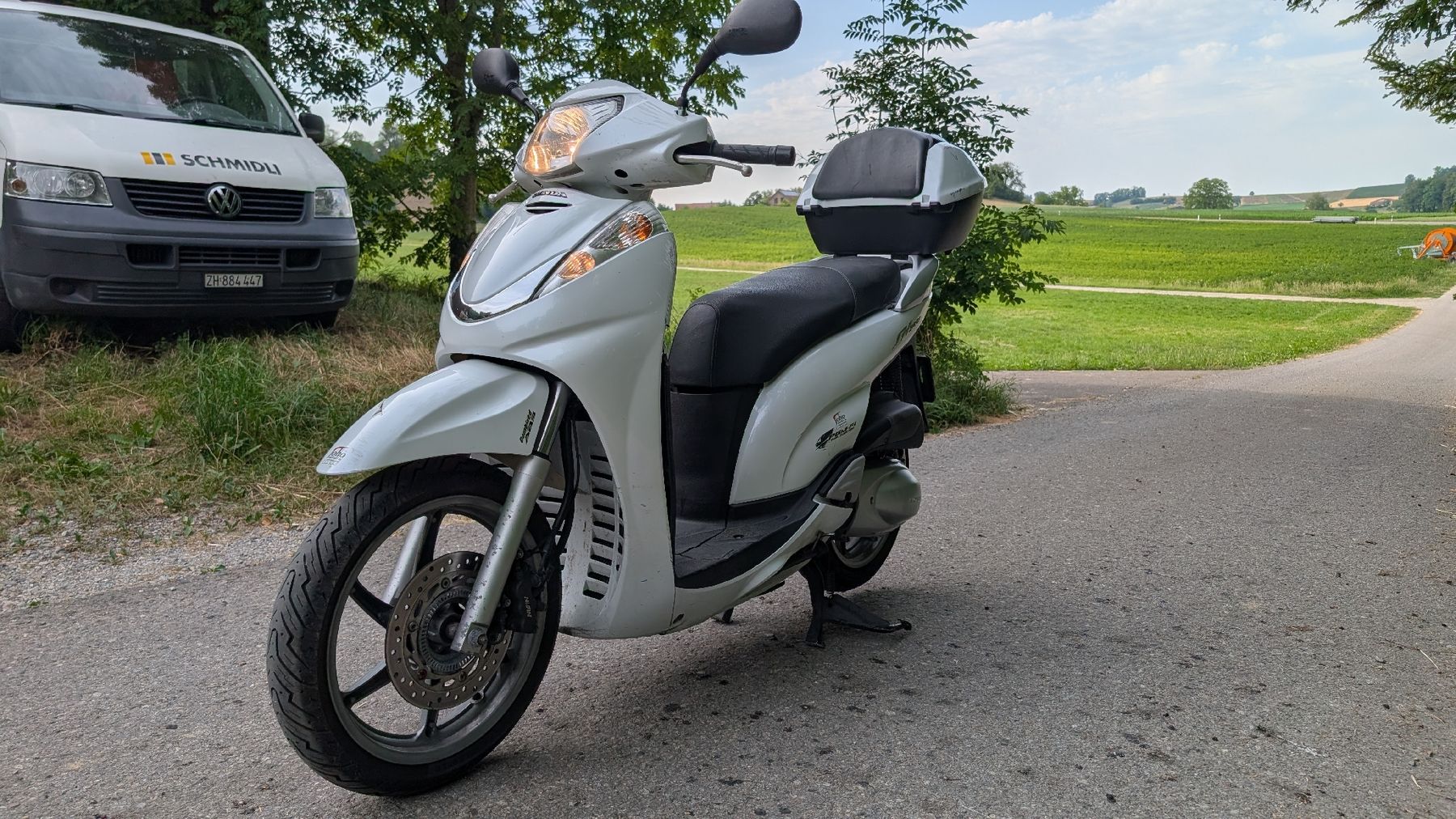 Honda Scooters: Honda SH 300 AR + AKRAPOVIC  – Gebraucht aus Dübendorf von vel_k2g6 5