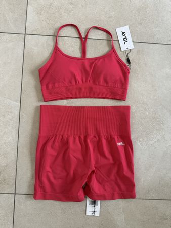Ensemble AYBL neuf taille M