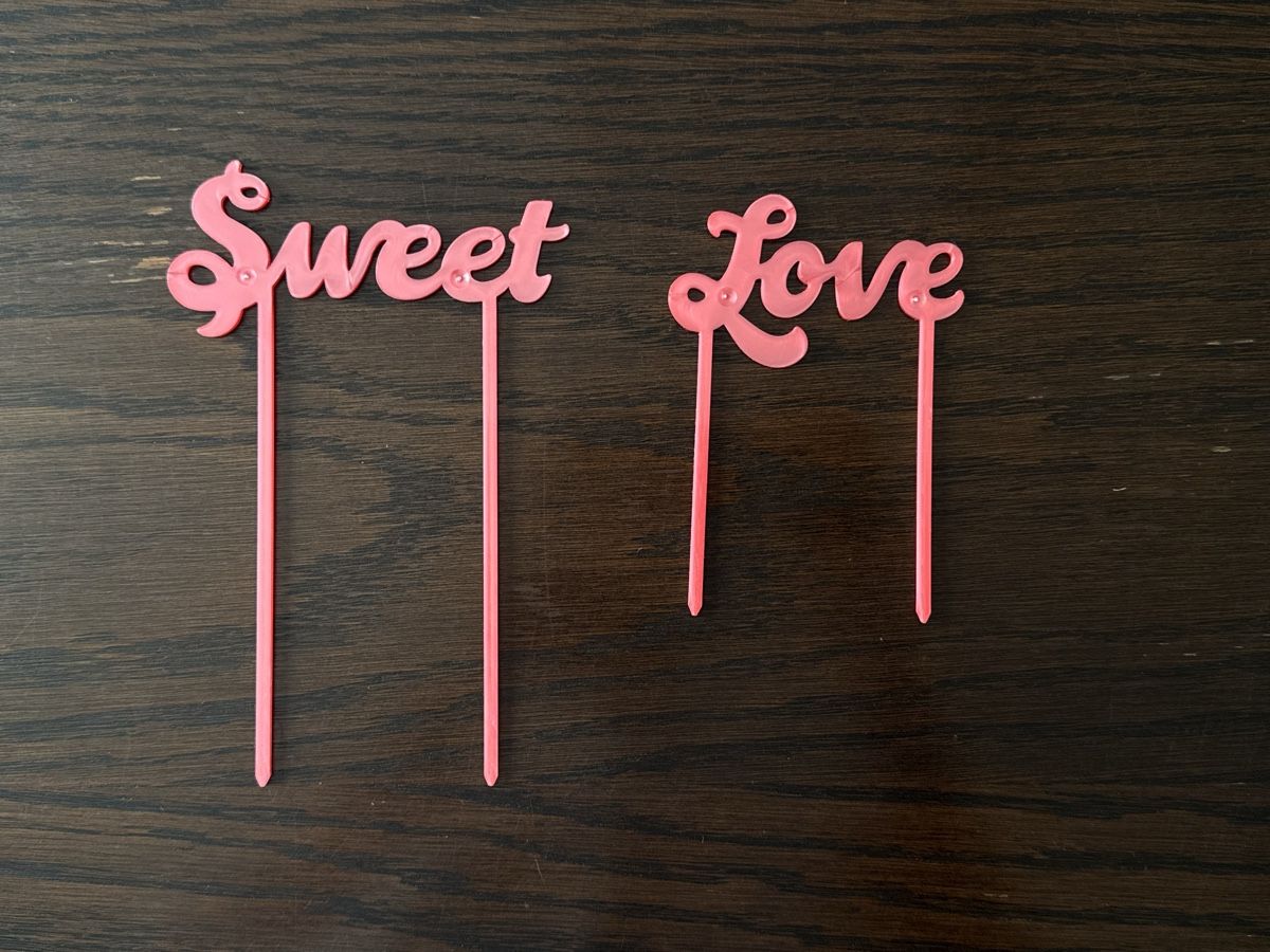 Alle Dekorationen: Kuchenaufstecker "Sweet Love" – Neu (gemäss Beschreibung) aus Binningen von Dan_Shachar