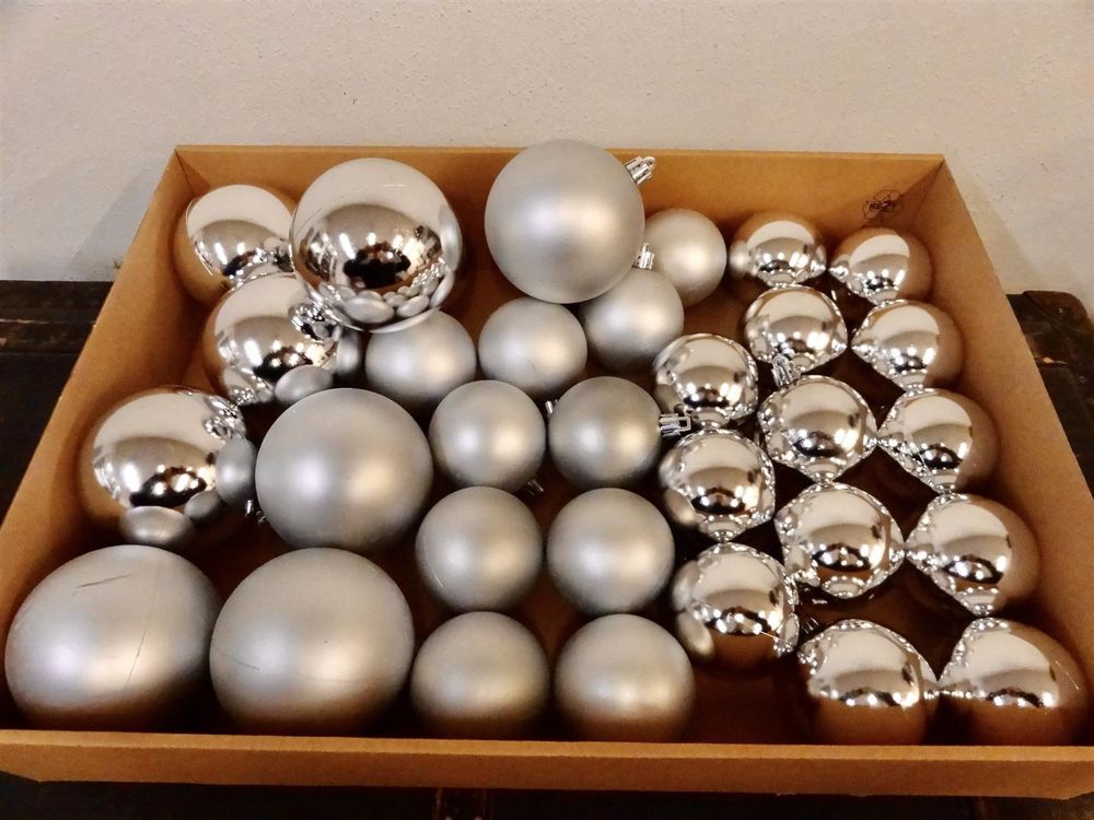 34 Christbaumkugeln Silber glänzend matt Kaufen auf Ricardo