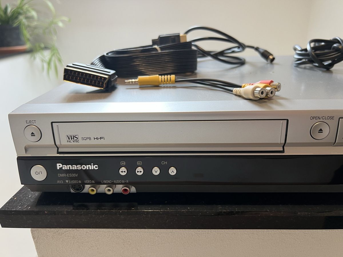 Panasonic Aufnahmegeräte: DVD & VHS-Videorecorder Panasonic DMR-ES35V – Gebraucht aus Schongau von Retro_Shop 1