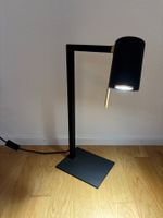 Moderne Tischlampe in Schwarz