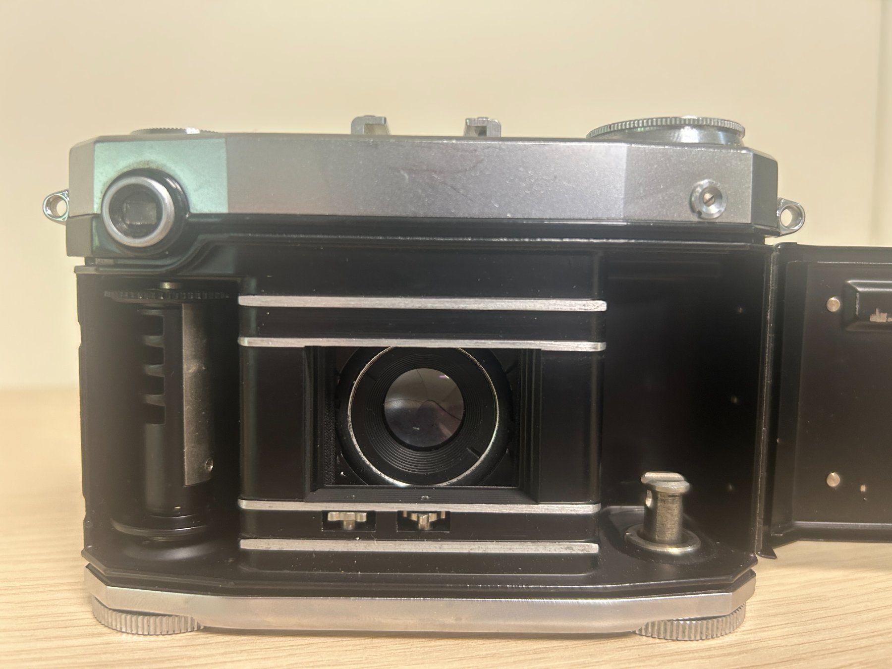Zeiss Kamera: Zeiss Ikon Contessa – Defekt aus Camorino von c_raf 4