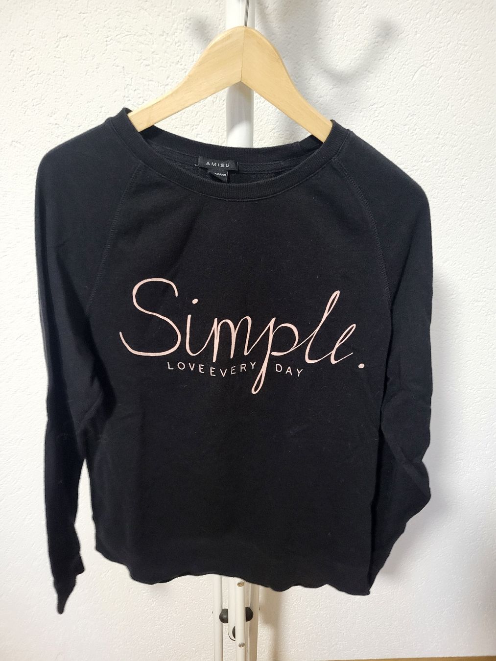 Maglioni & Felpe: Amisu Pullover in Schwarz, mit Aufschrift, Grösse XL – Usato da Horriwil venduto da alusru87