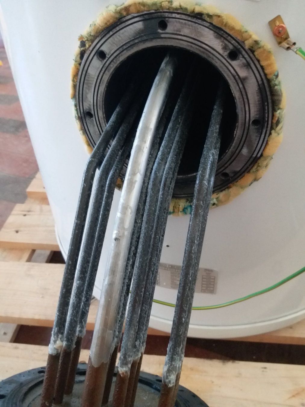 Sanitär: Boiler 300 ltr. – Gebraucht aus Seengen von Allshop1 2