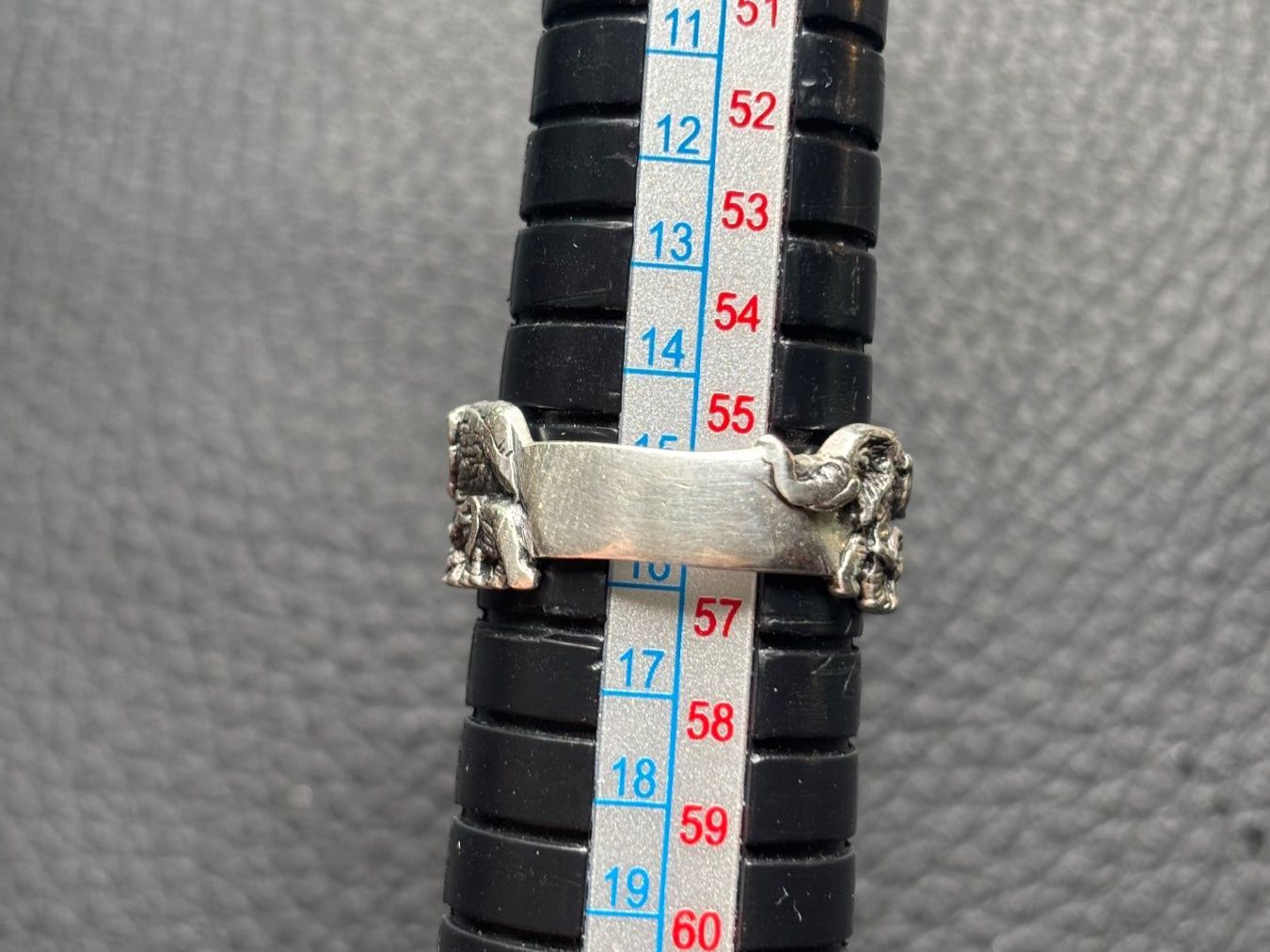 Anelli: Bague Éléphants en argent 925 ,taille 56, – Usato da Peseux venduto da Cresus27 4