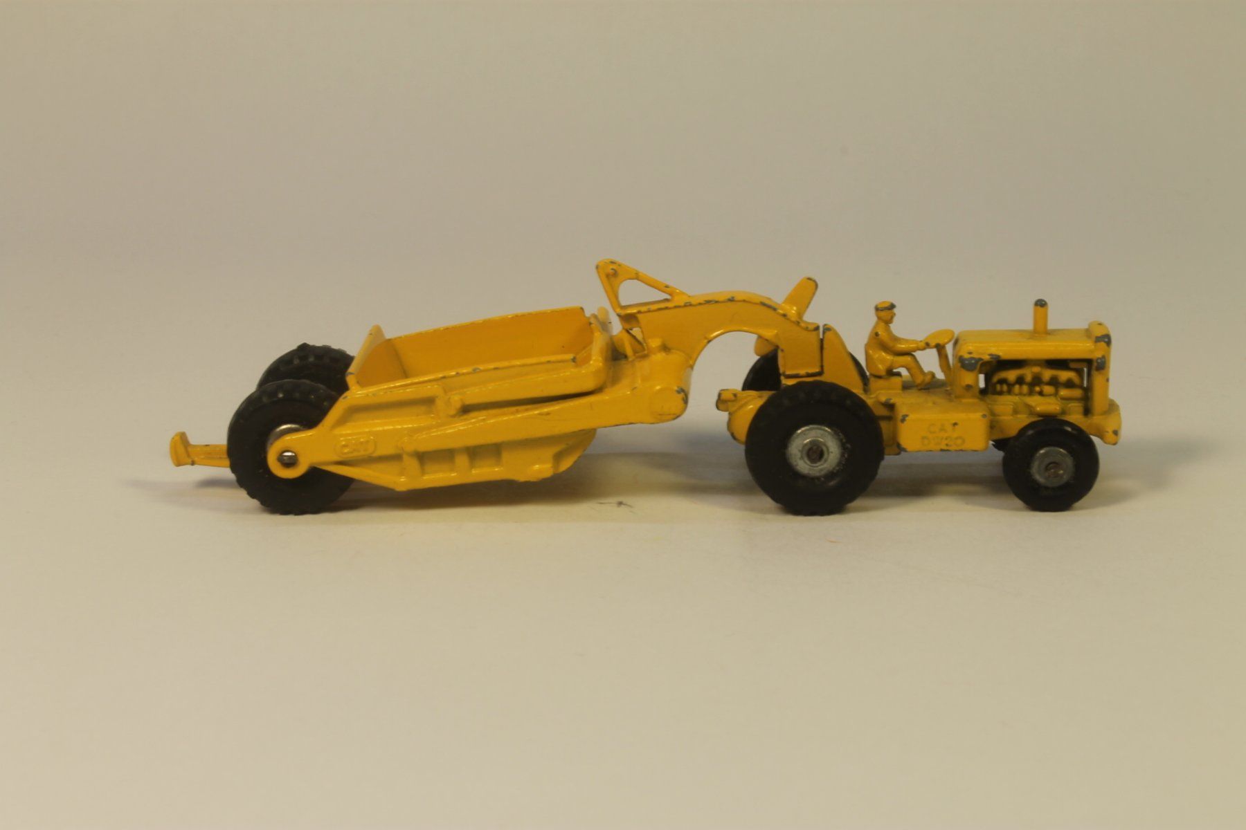 Matchbox Modellini d'auto: Matchbox Major Pack M1A Caterpillar Earth Mover – Usato da Zofingen venduto da Trukli58 1