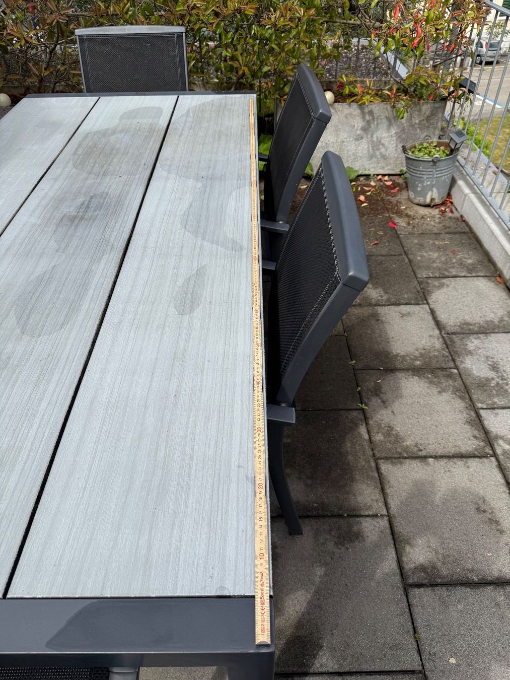 Jysk Set di tavolo e panche: Gartentisch mit 6 Stühlen Aluminium/Textilgrau L220cm – Usato da Zuchwil venduto da fra_f5cp 1