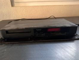 Panasonic Blu-ray Recorder DMR-BST700 als Teileträger