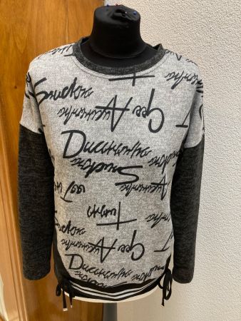 Pulli grau/schwarz, cooles Design Gr. 38