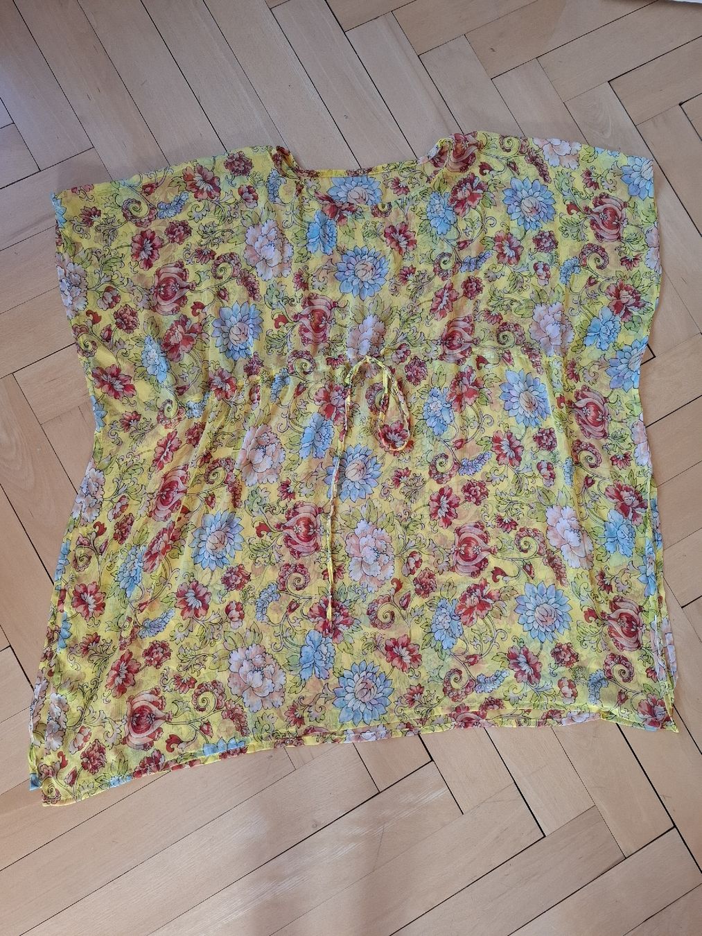 Kleider: Strandkleid gelb Blumen onesize – Gebraucht aus Ennetbaden von Rosen1 6