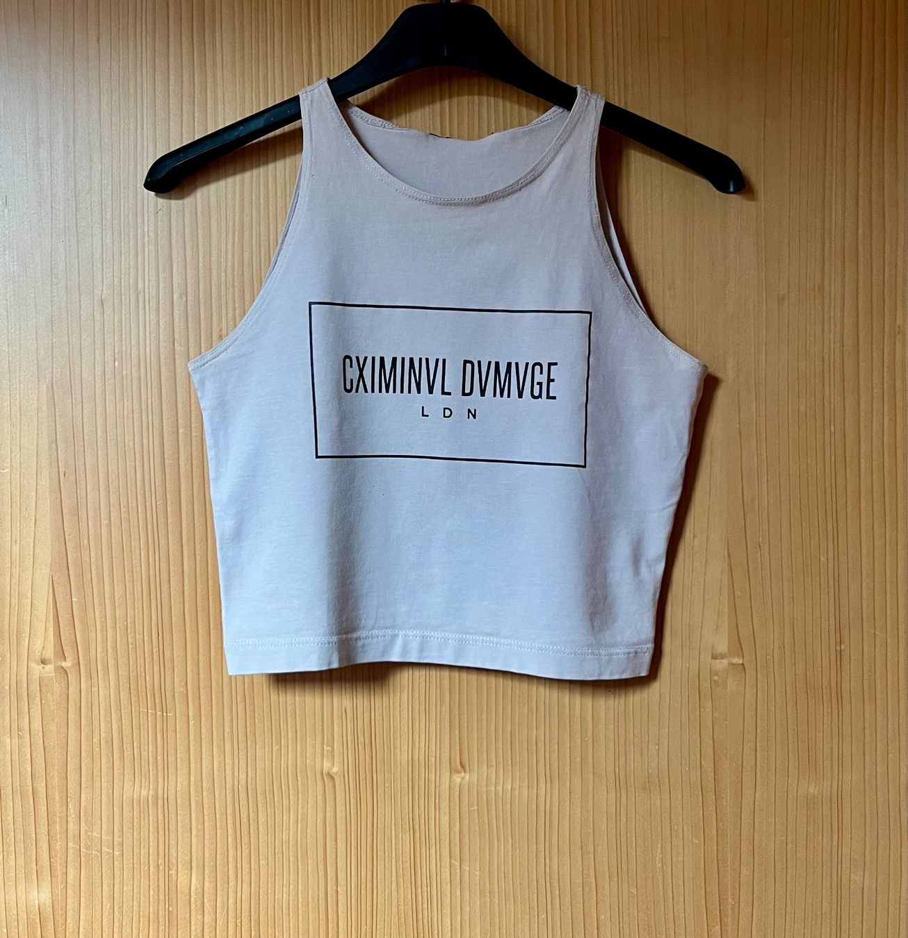 Top: Mignon crop top couleur crème – Usato da Ardon venduto da chl_j2df 1