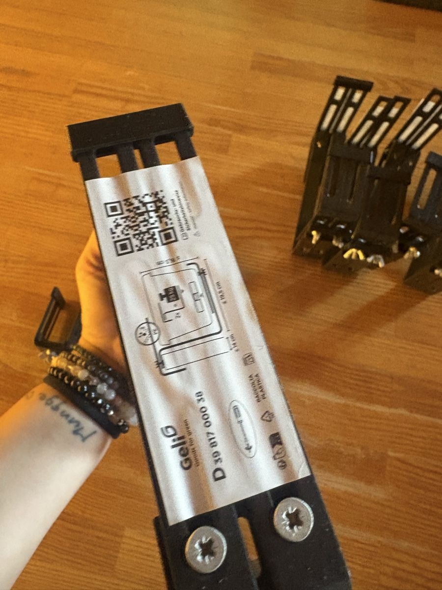 Quincaillerie: Balkon Topfhalterung 2x 6 Stück – Neuf avec emballage d'origine à Oberburg par nad_dp7q 1