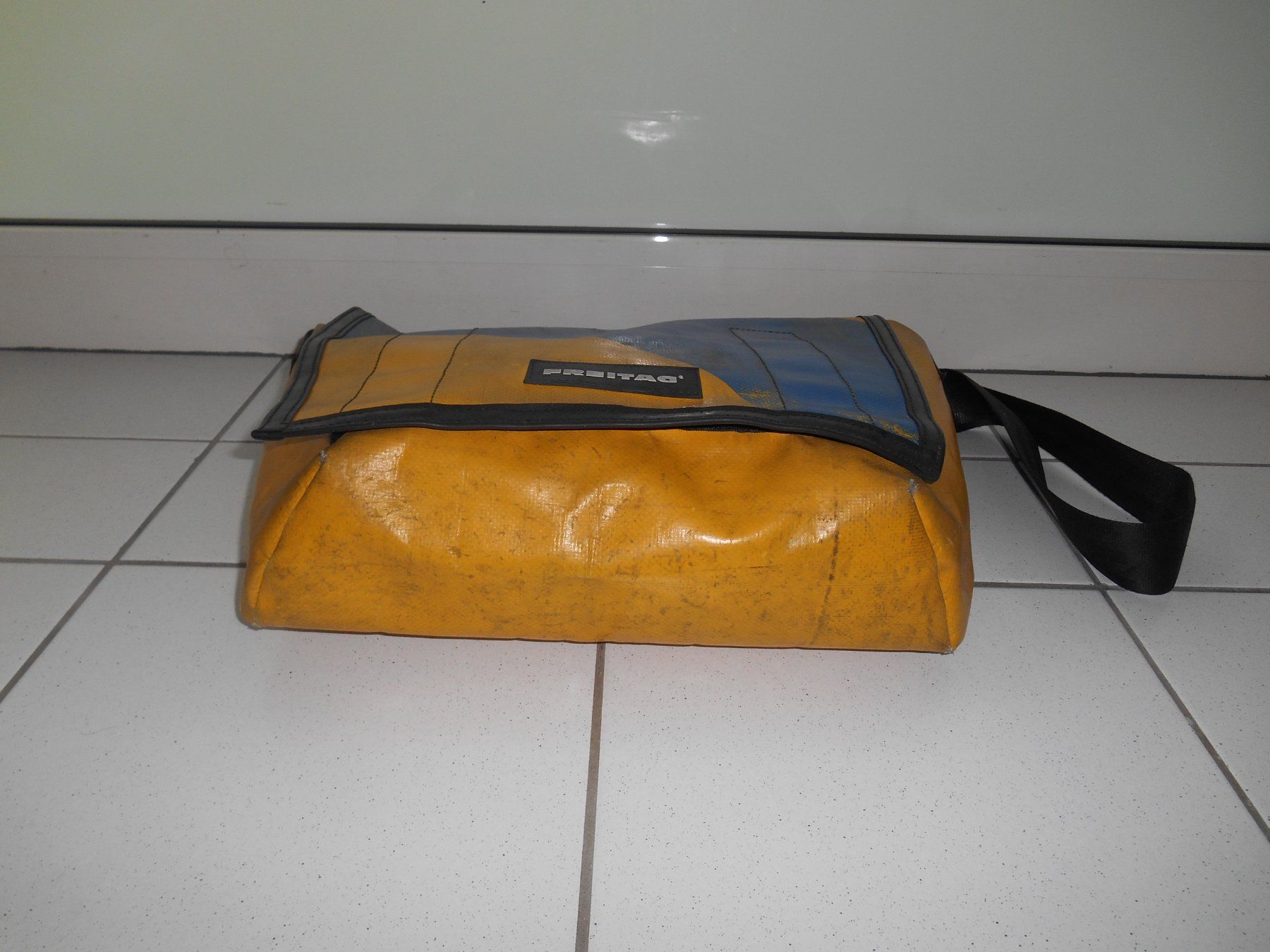 Freitag Borse: Freitag Tasche / Umhängetasche – Usato da Basel venduto da Birs868 6