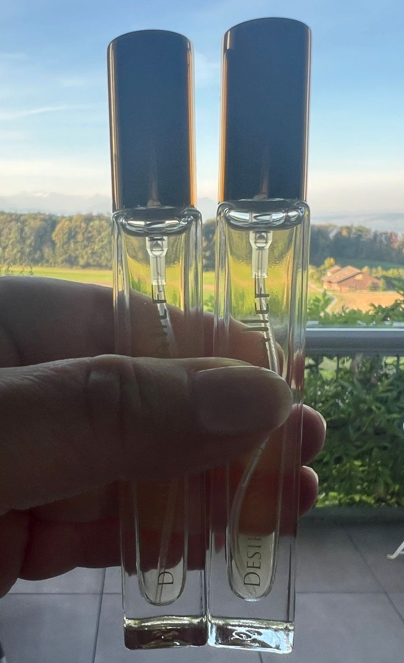 Profumi & Eau de Toilette: M. Micaleff Désir Toxic 2mal 10ml mit Pouch – Usato da Aeugst am Albis venduto da Taubenest 1