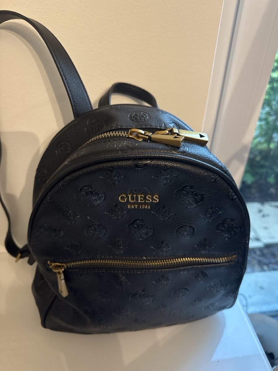 Guess Sacs à dos: Guess Rucksack  – D'occasion à Worblaufen par jan_7szj