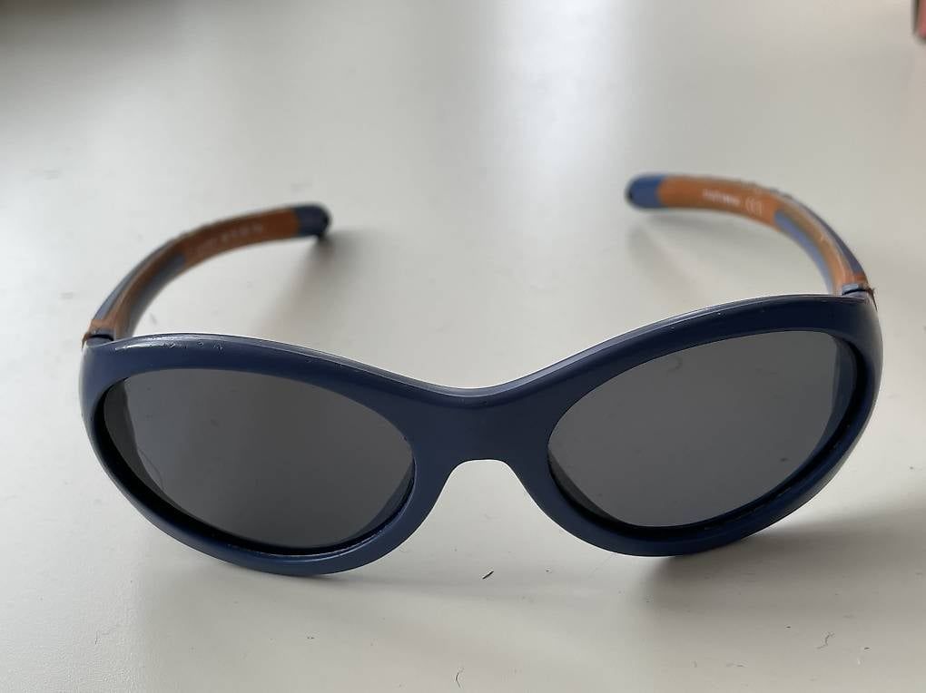 Occhiali & Lenti: Sonnenbrille Kleinkind – Usato da Bern venduto da cherry74